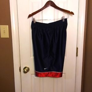 NWOT MEDIUM MENS NIKE BASKETBALL SHORTS